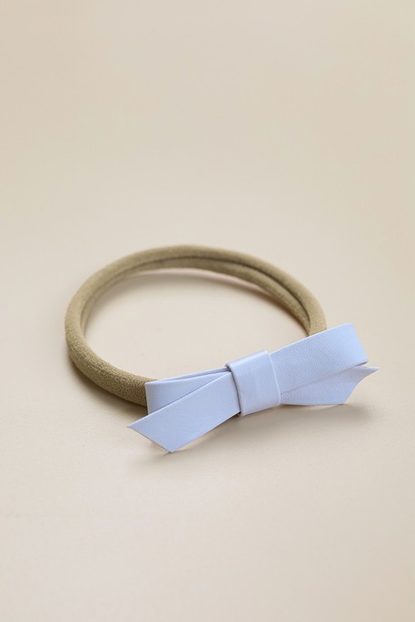 Пов'язка one size зі шкіряним бантиком, біла