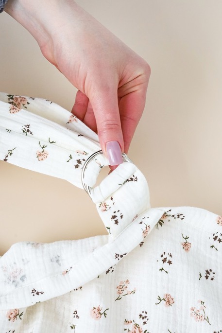 Муслиновая накидка для кормления с сумочкой чохлом, Розы - фото 2