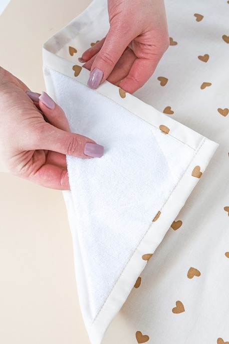 Накидка для годування з сумочкою чохлом, Серця - фото 2