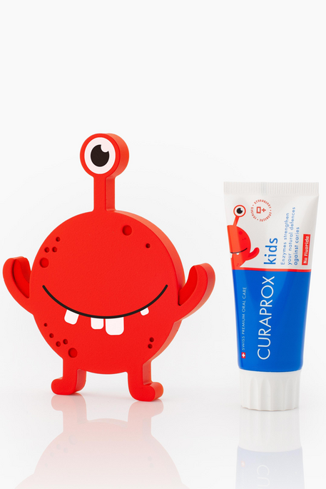 Дитяча зубна паста Curaprox без фтору з 0 років, ПОЛУНИЦЯ, 60мл. - фото 1