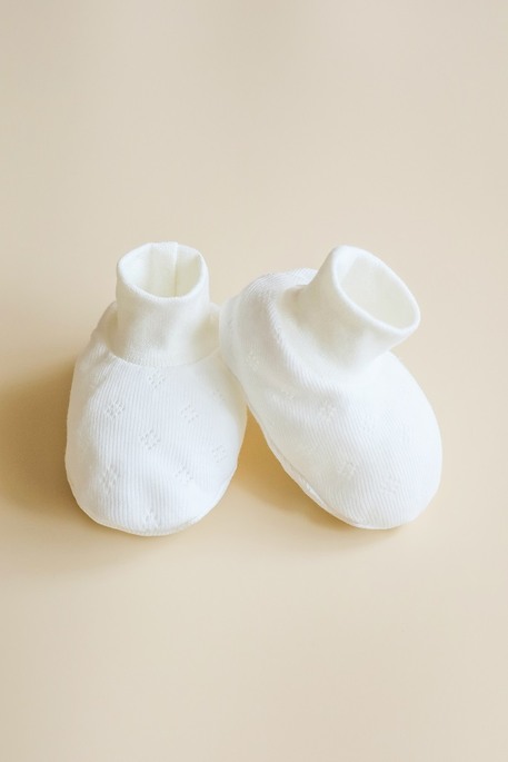 Набор шапочка с пинетками Gretel, Молочный - фото 2