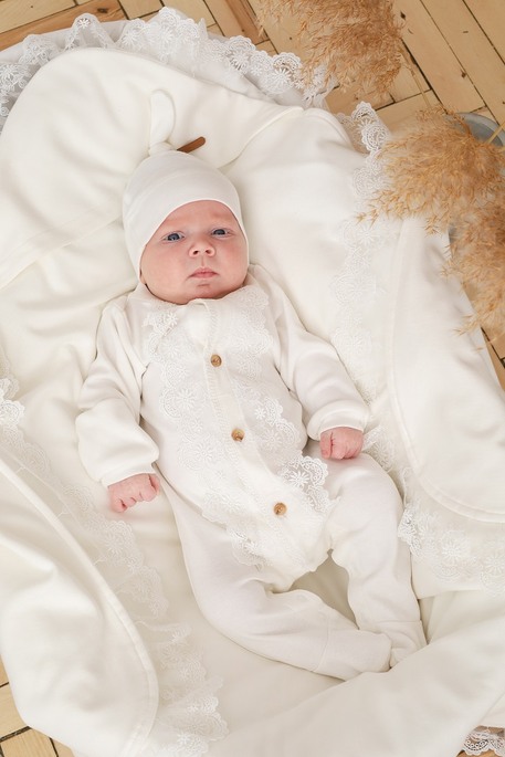 Чоловічок з шапочкою з мереживом Lace, Молочний