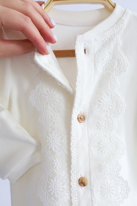 Чоловічок з шапочкою з мереживом Lace, Молочний - фото 4