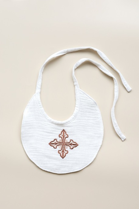 Слюнявчик с крестиком для мальчика