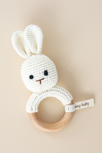 В'язаний прорізувач з дерев'яним кільцем, Rabbit