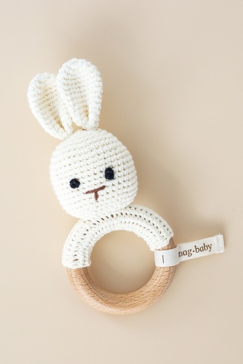 Вязаный прорезыватель с деревянным кольцом, Rabbit
