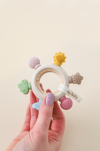 Прорізувач з дерев'яним кільцем Ring - фото 1