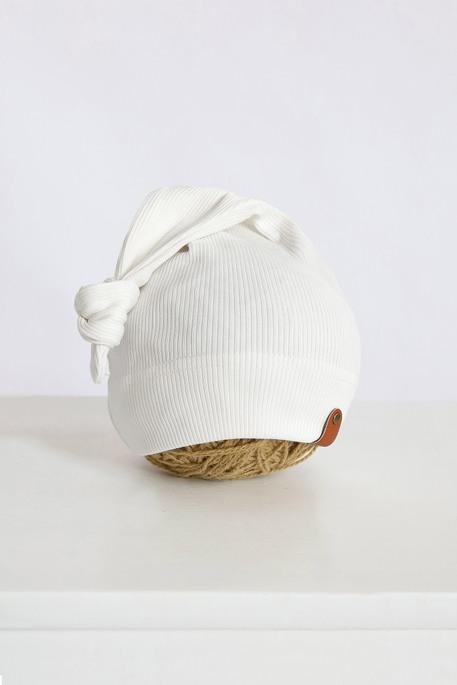 Шапка Knot, Молочная