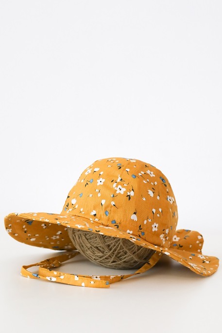 Панама Шарліз, Ромашка на жовтому