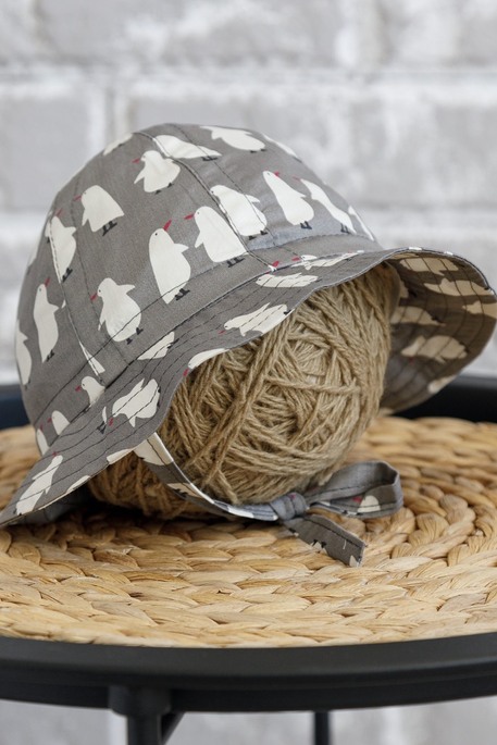 Панама Style, Пингвины на сером