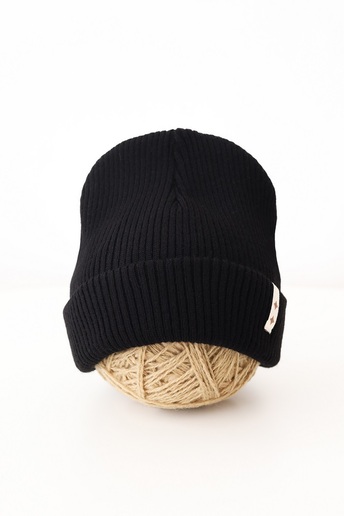 В'язана шапка Travis, Чорна